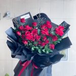 Elegance Black Roses