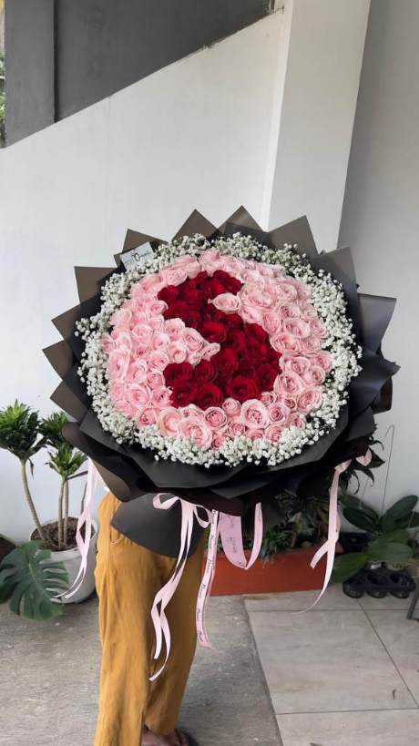 Rounded bouquet 027