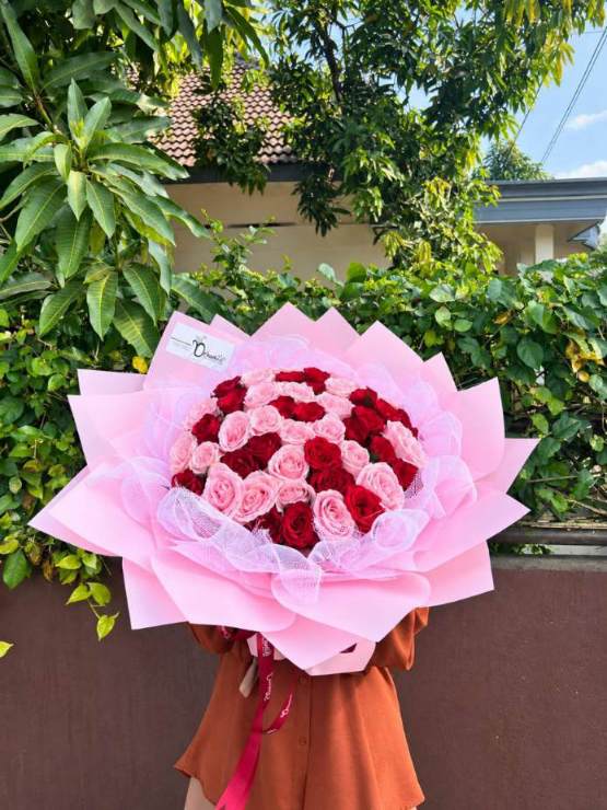 Rounded bouquet 037