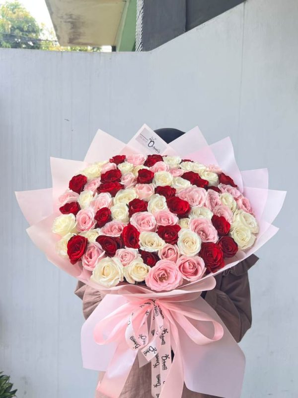 Rounded bouquet 038