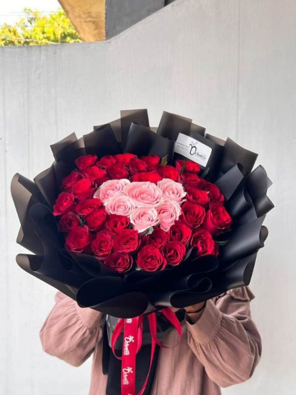 Rounded bouquet 039